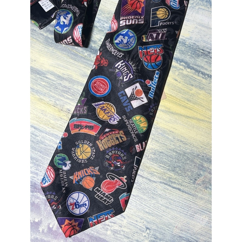 NEW W/ TAG Vintage 1994 NBA All Team Logos Necktie Surrey Wallywear Made USA tie